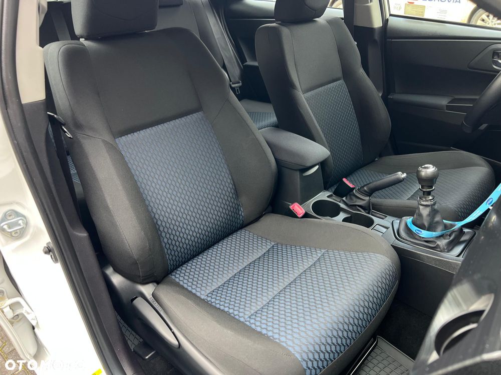 Toyota Auris 1.4 D-4D Active - 26
