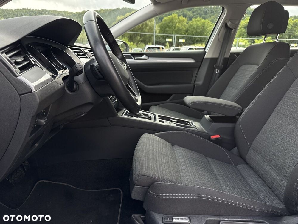 Volkswagen Passat 2.0 TDI Business DSG - 12