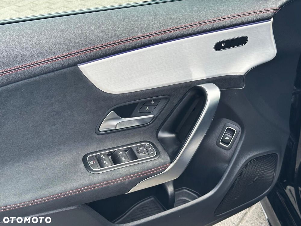 Mercedes-Benz CLA - 13