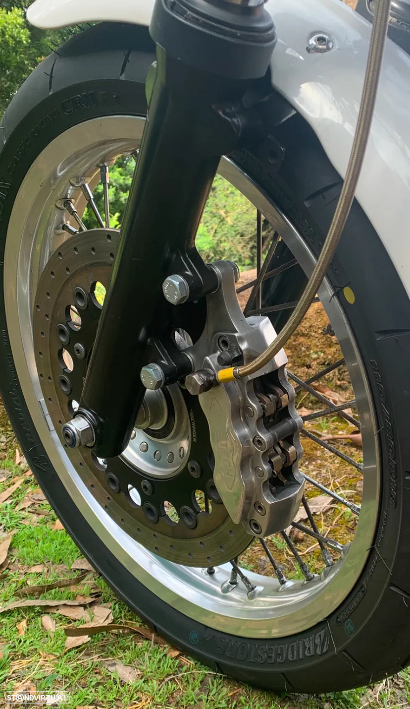 Triumph Thruxton SE - 6