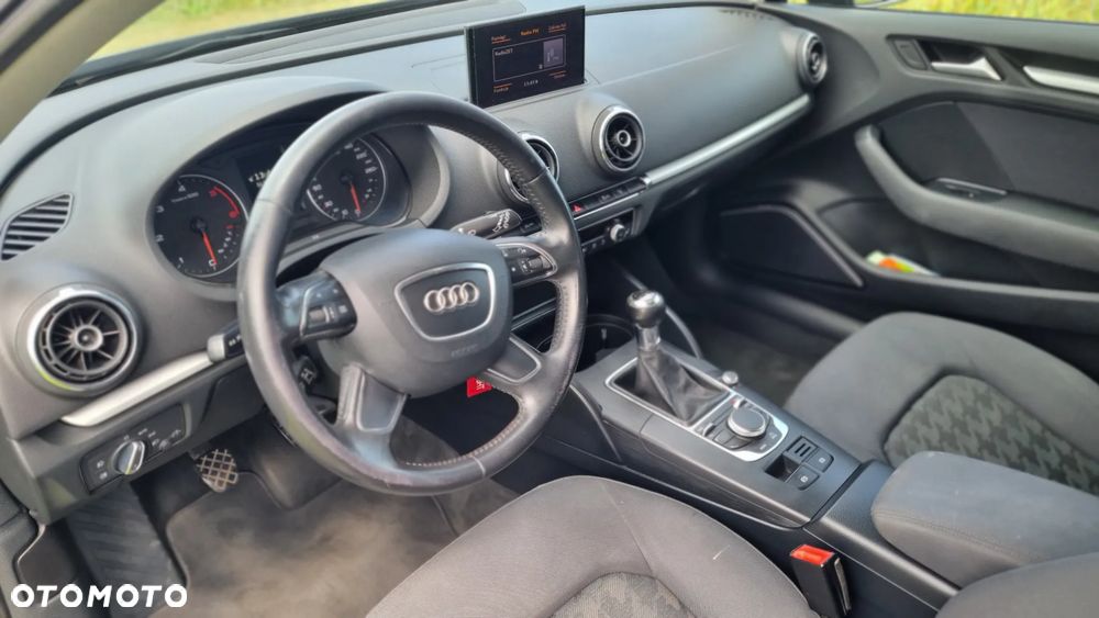Audi A3 3-drzwiowe 1.6 TDI Attraction - 9