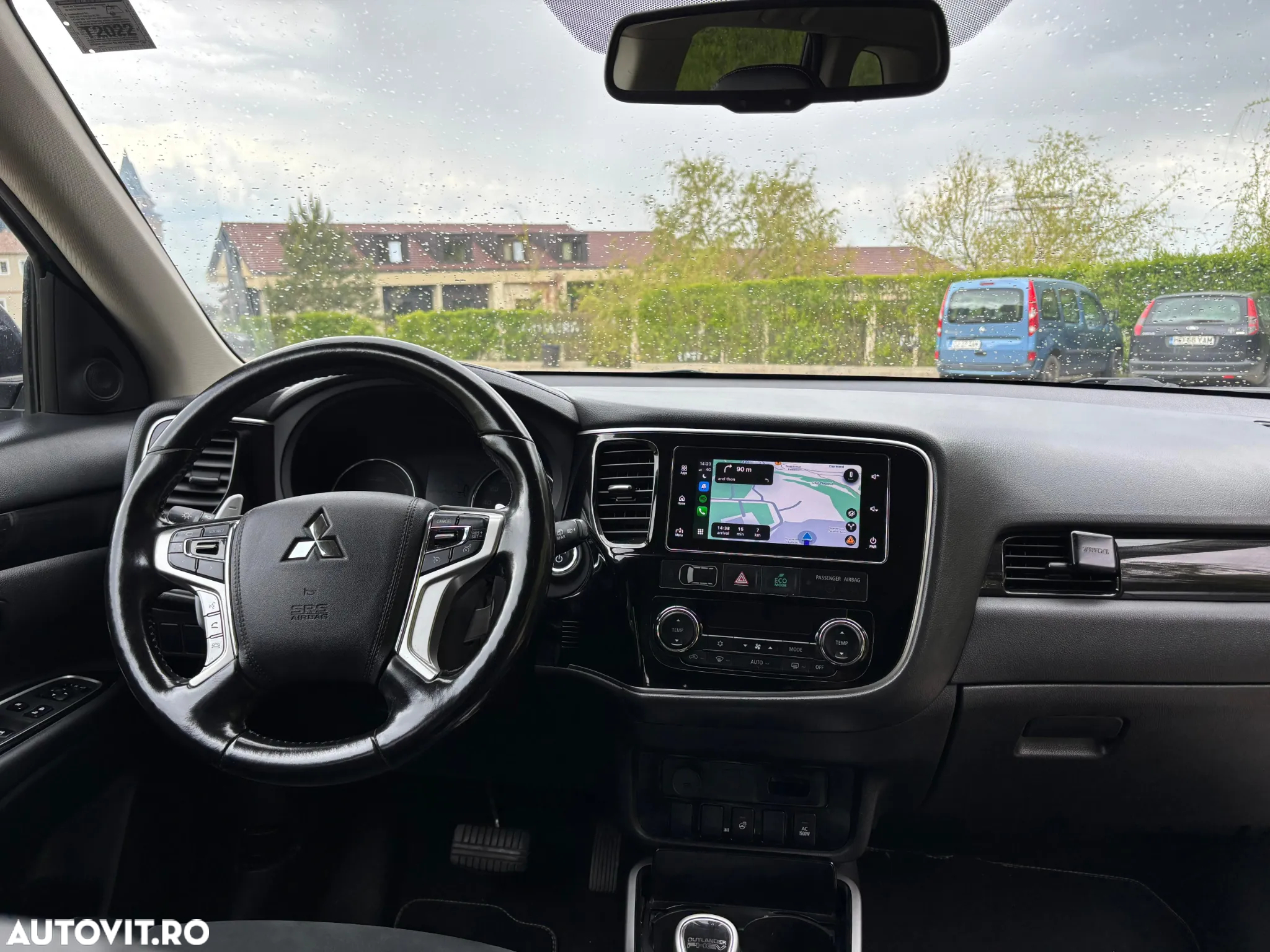 Mitsubishi Outlander - 10