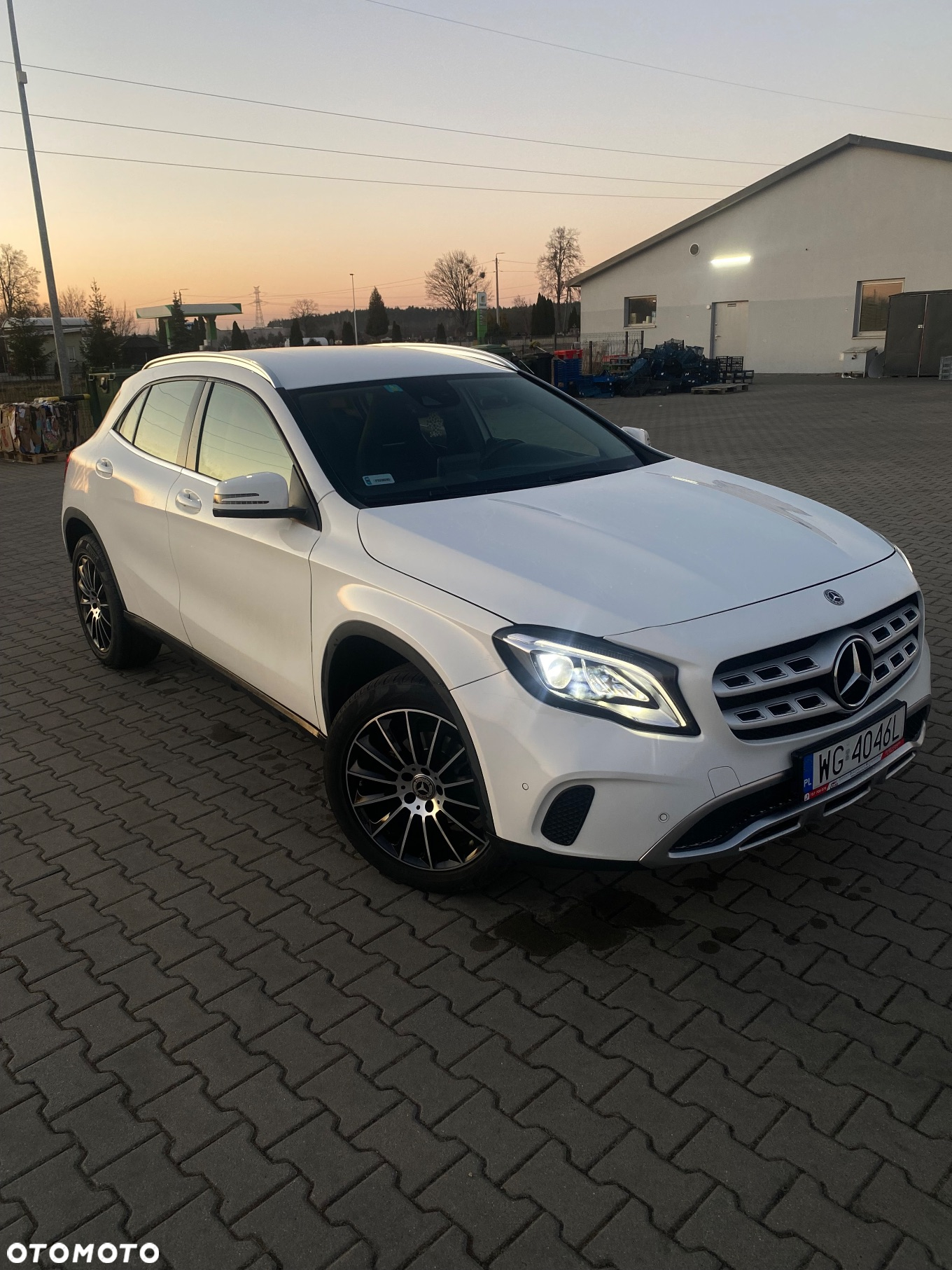 Mercedes-Benz GLA 180 7G-DCT AMG Line - 11