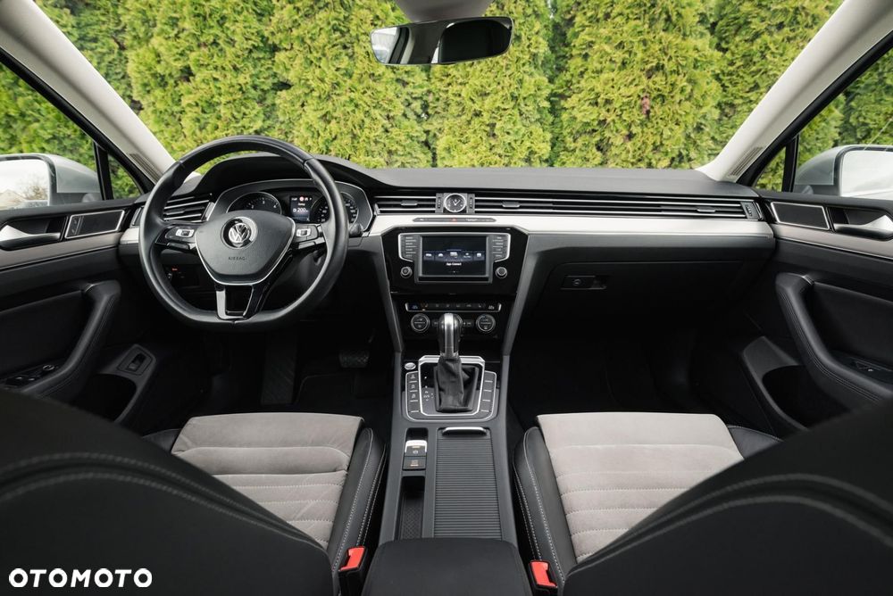 Volkswagen Passat - 10