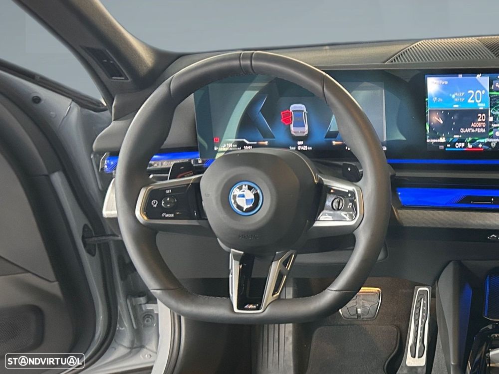 BMW 530 e Pack Desportivo M - 12