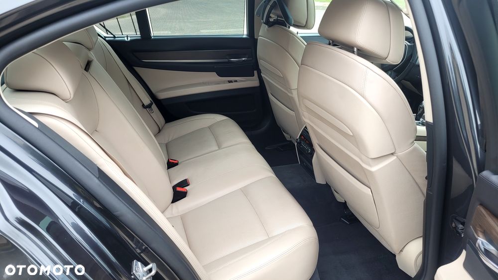 BMW Seria 7 740d xDrive - 8