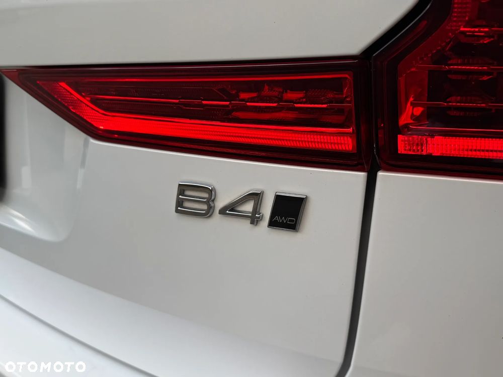 Volvo XC 60 B4 D AWD R-Design - 23
