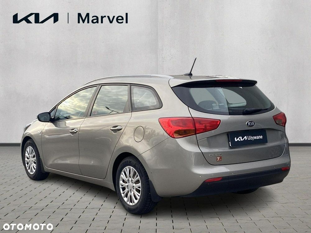 Kia Ceed - 4