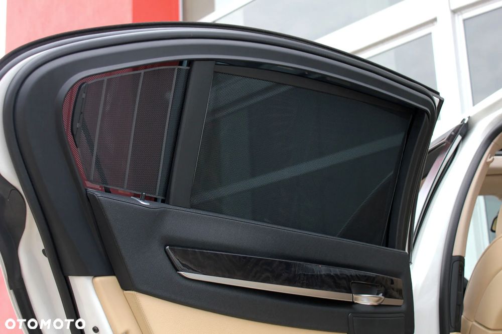 BMW Seria 7 750Li - 23