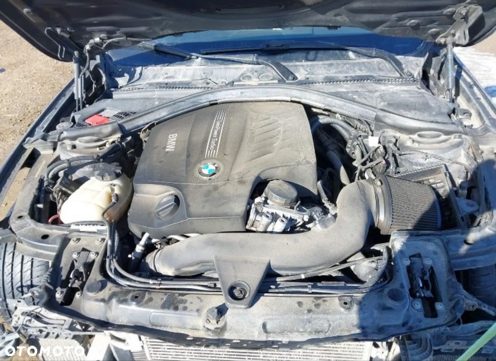 BMW Seria 3 335i xDrive - 9