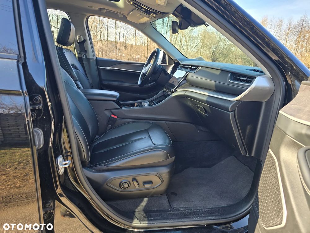 Jeep Grand Cherokee - 34