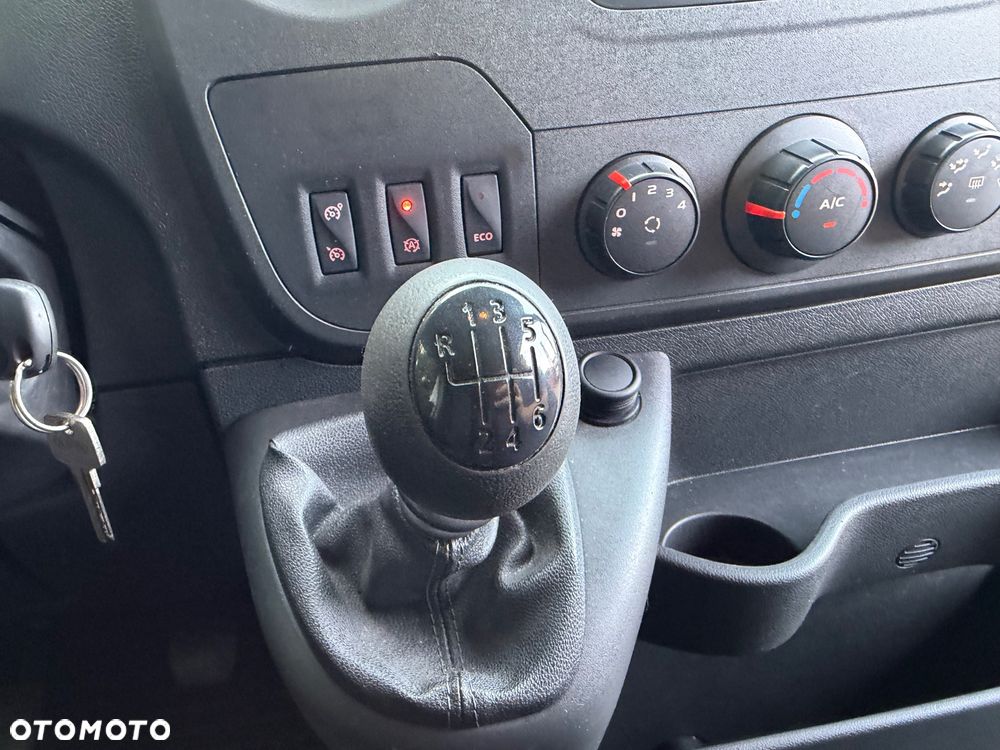 Renault Master III - 25