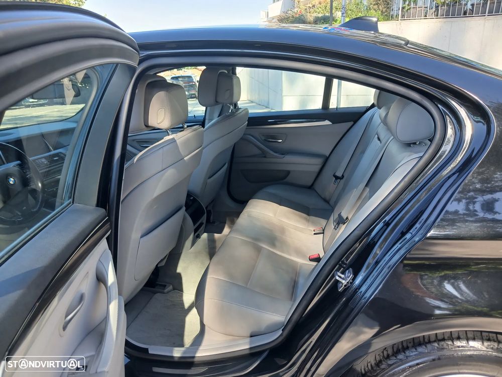 BMW 525 d xDrive Exclusive Auto - 52