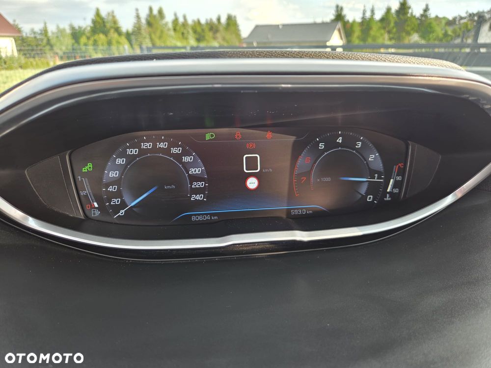 Peugeot 3008 1.2 PureTech GPF Allure S&S - 8