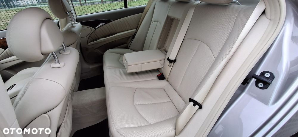 Mercedes-Benz Klasa E 350 4Matic Automatik Elegance - 15