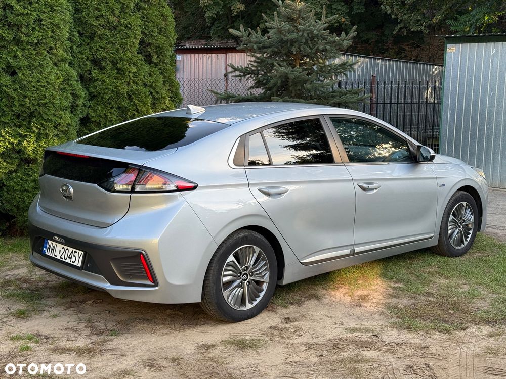 Hyundai IONIQ - 4