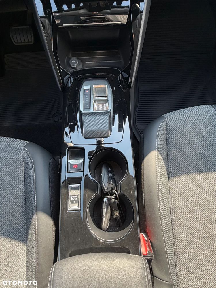 Peugeot 208 - 15