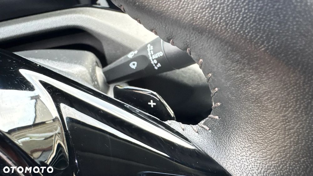 Peugeot 308 BlueHDi 130 EAT8 Allure - 24