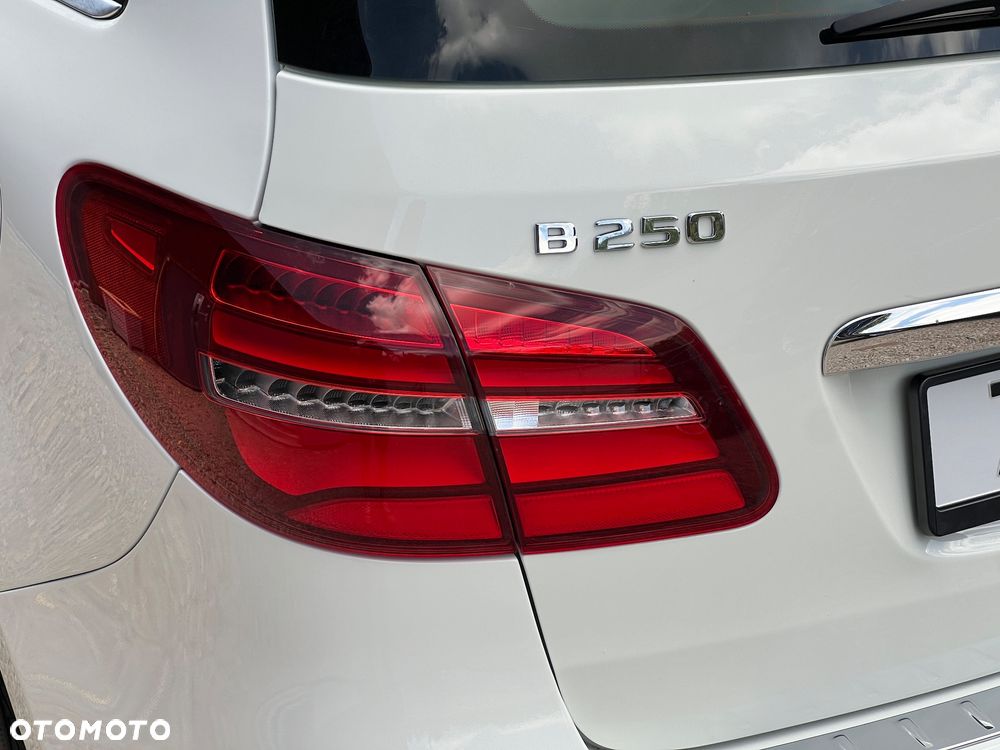 Mercedes-Benz Klasa B 250 4Matic 7G-DCT - 16