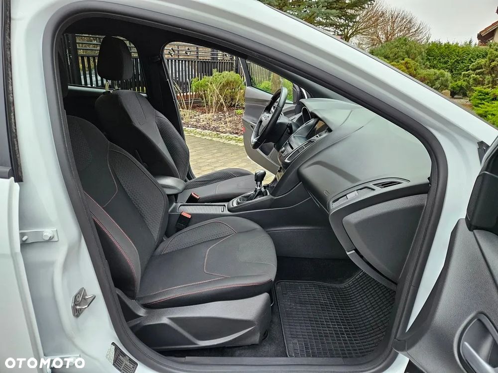 Ford Focus 1.5 EcoBoost STart-Stopp-System ST-Line - 11