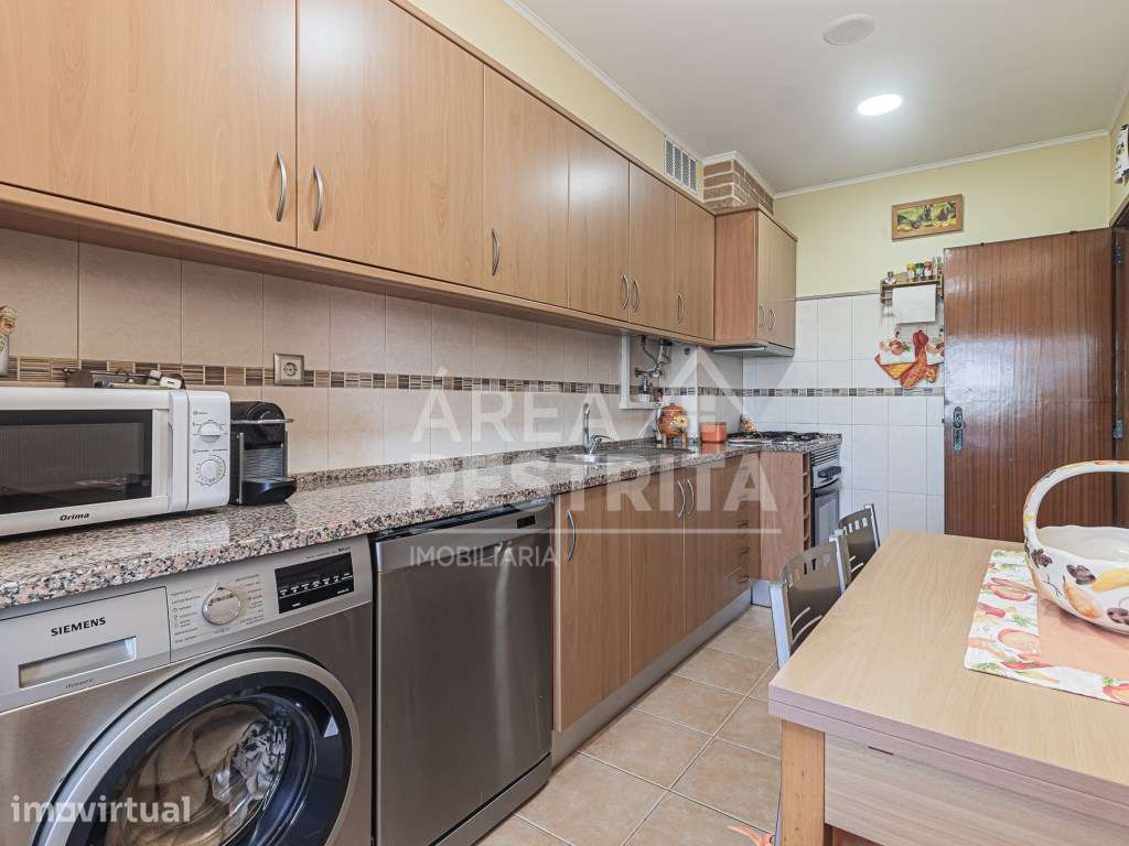 Apartamento T2 Remodelado na Cruz de Pau - Grande imagem: 2/32