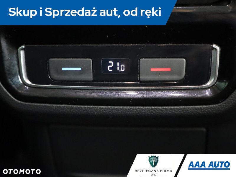 Volkswagen Passat - 14