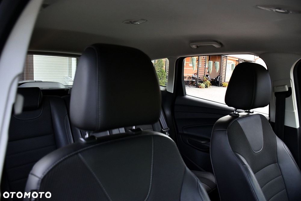 Ford Kuga 2.0 TDCi 2x4 Titanium - 33