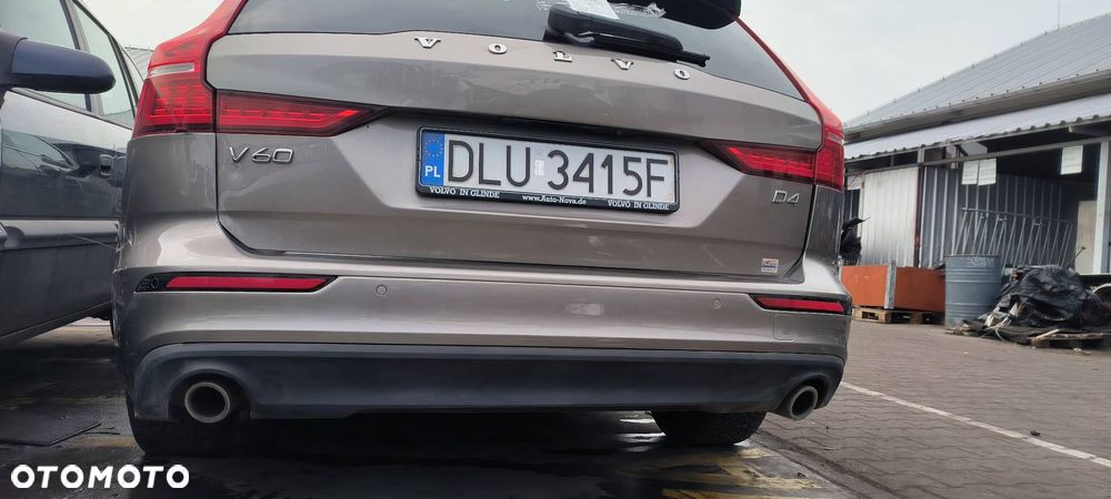 ZDERZAK TYŁ VOLVO V60 II 727 (PEBBLE GREY) - 1