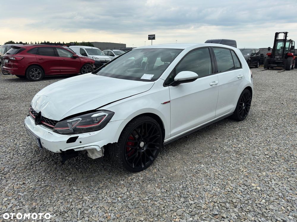 Volkswagen Golf GTI 2.0 TSI OPF DSG Performance - 2