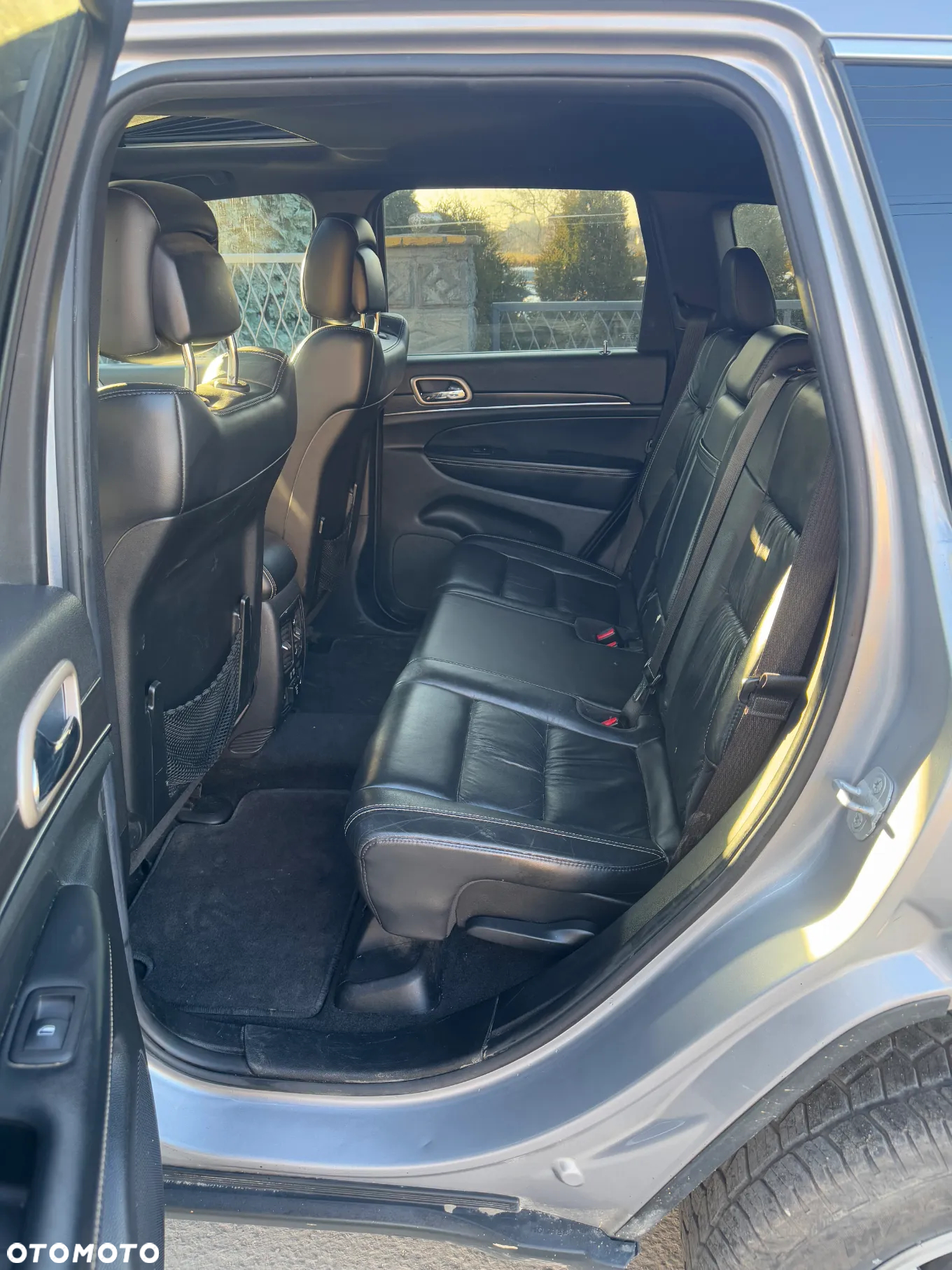 Jeep Grand Cherokee - 27
