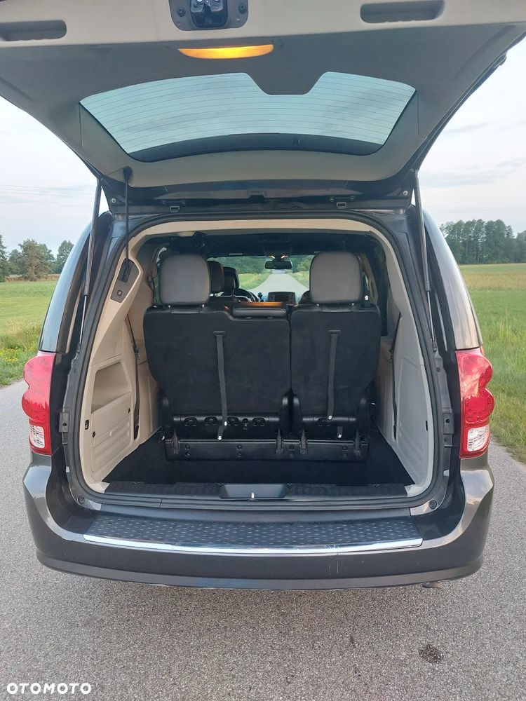 Dodge Grand Caravan - 10
