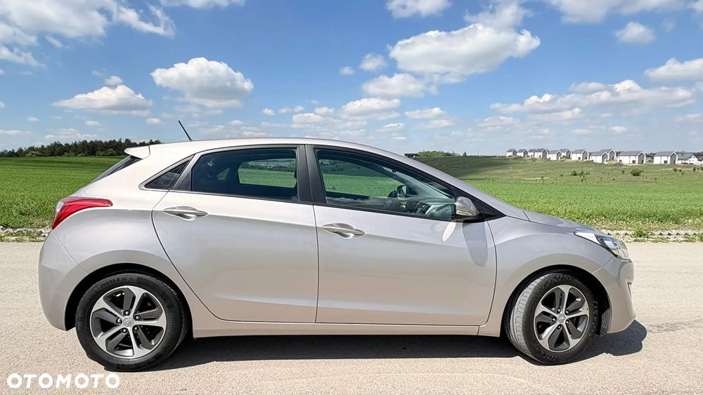 Hyundai i30 1.6 CRDI Intro Edition - 4