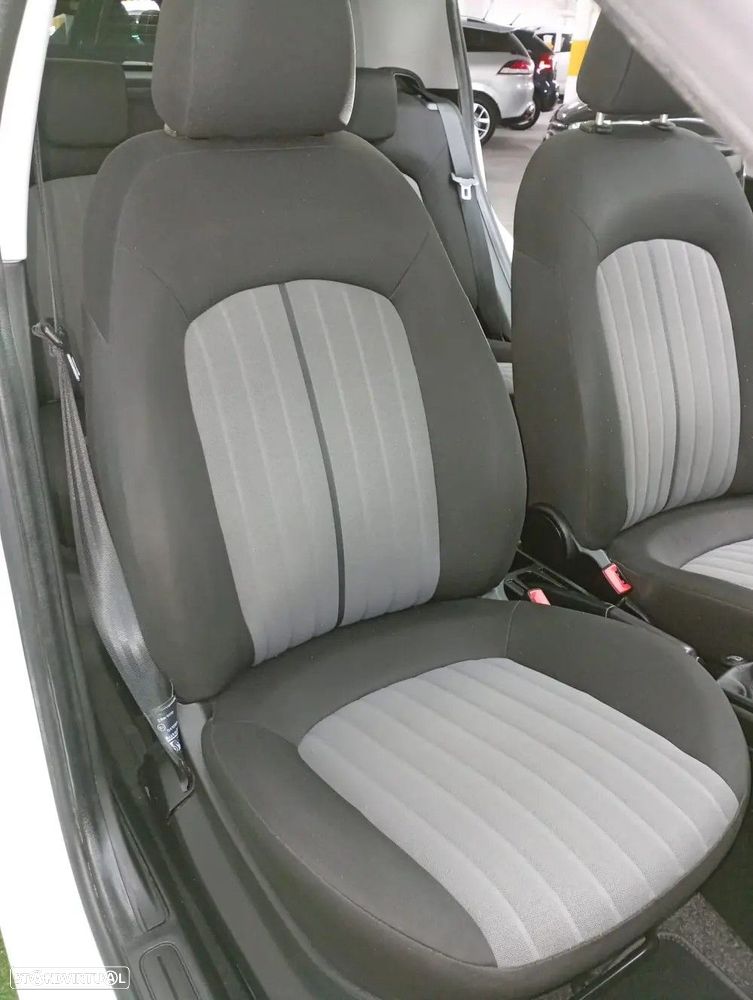 Fiat Punto 1.3 M-Jet Easy S&S - 25
