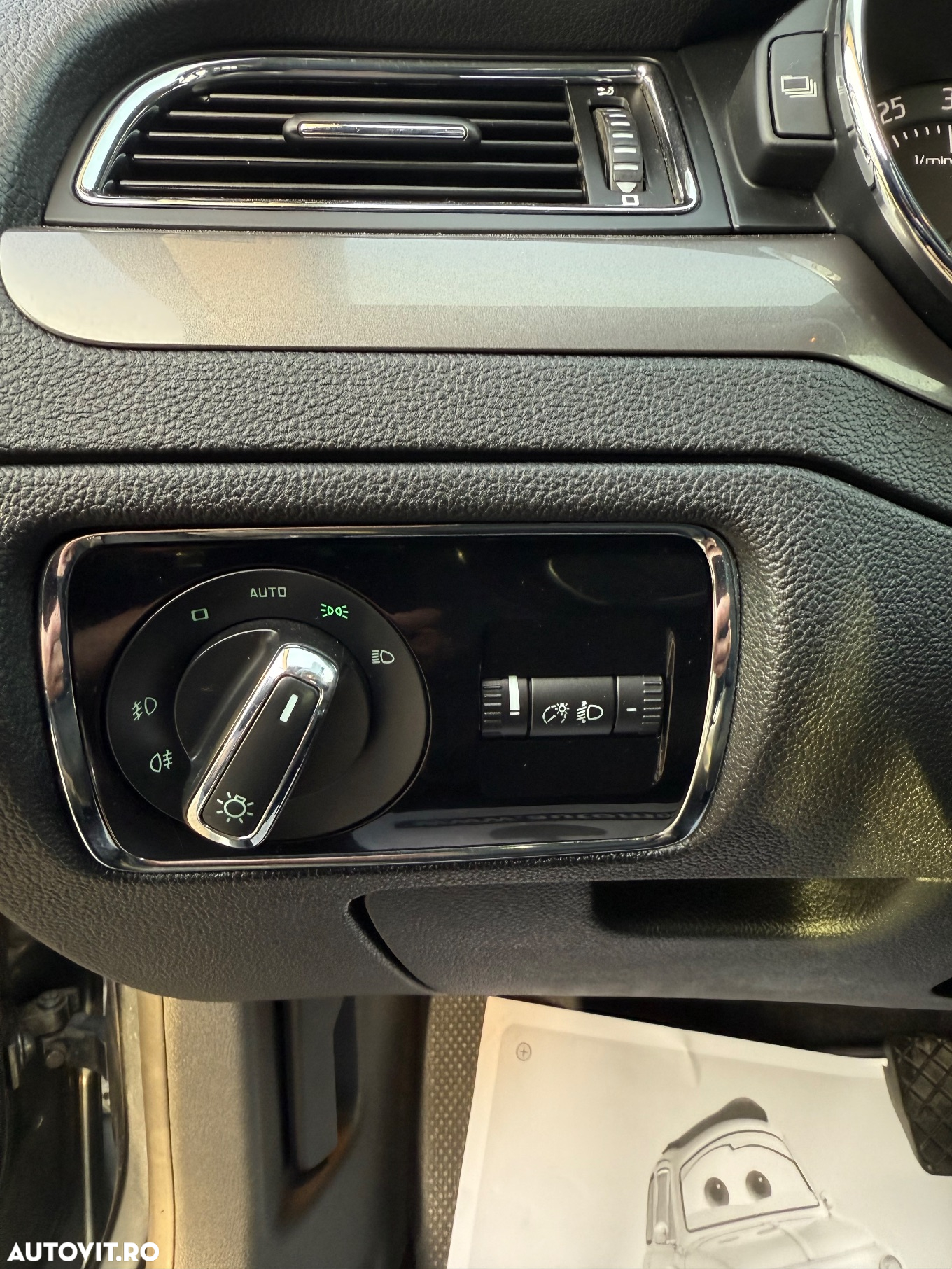 Skoda Superb 2.0 TDI DSG Exclusive - 9