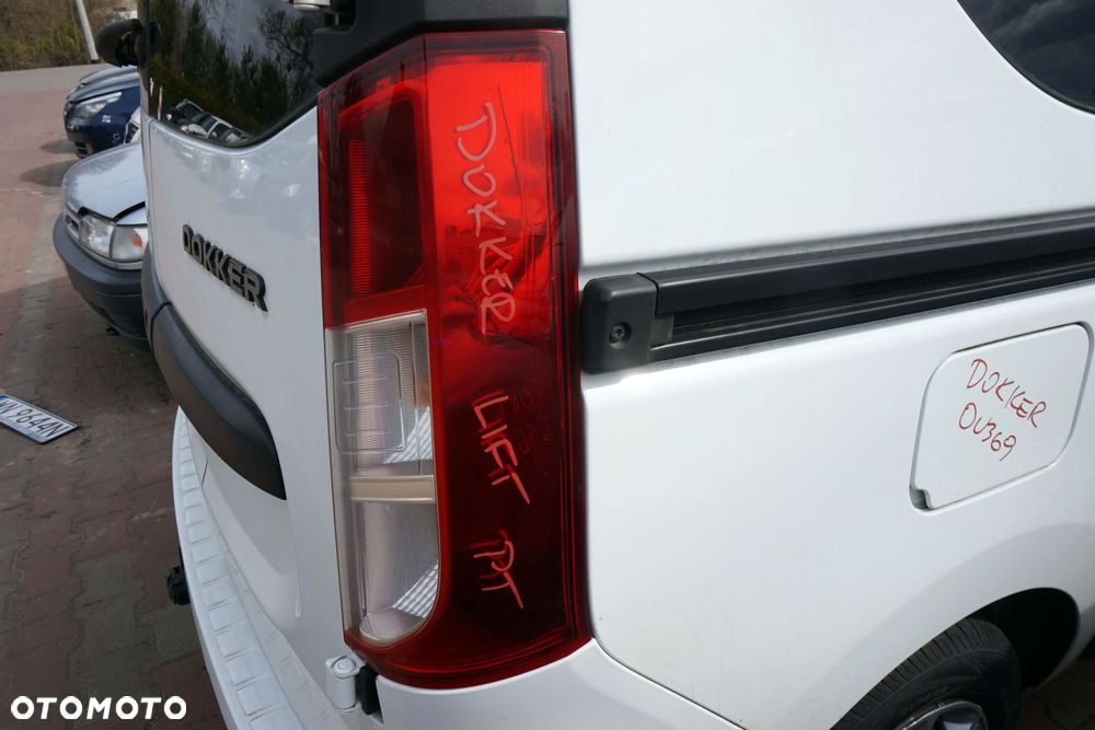 LAMPA TYLNA PRAWA DOKKER LIFT  DACIA 2017-2021 - 3