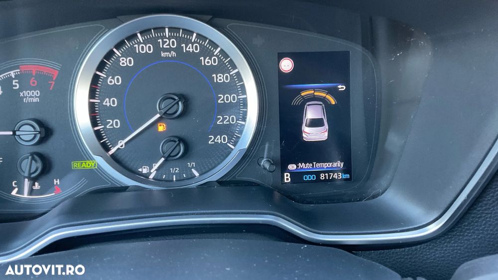 Toyota Corolla Sedan 1.8 HSD Business - 21