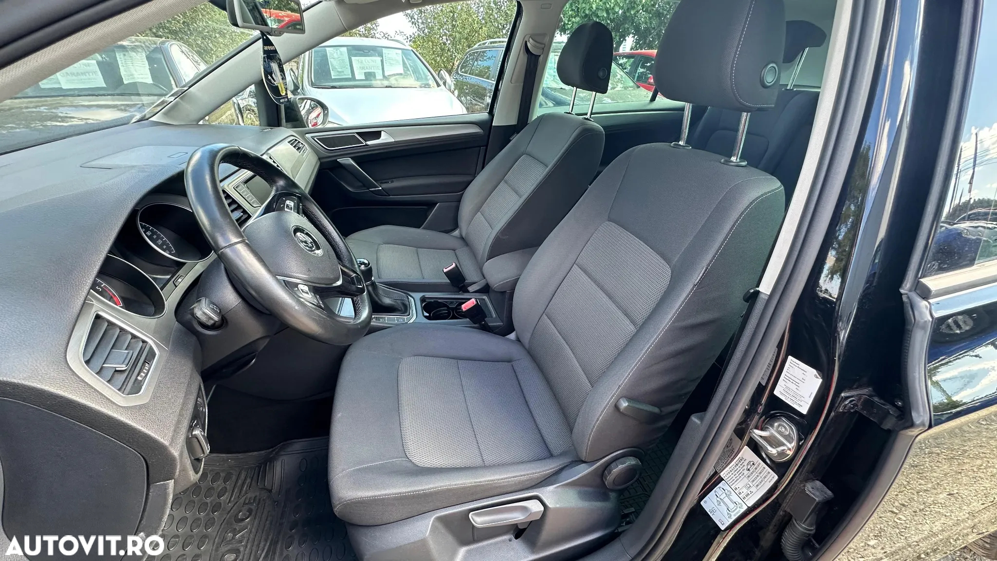 Volkswagen Golf - 17