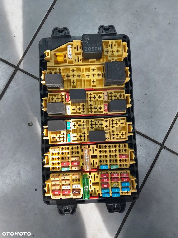 Skrzynka bezpieczników Iveco Daily 04r