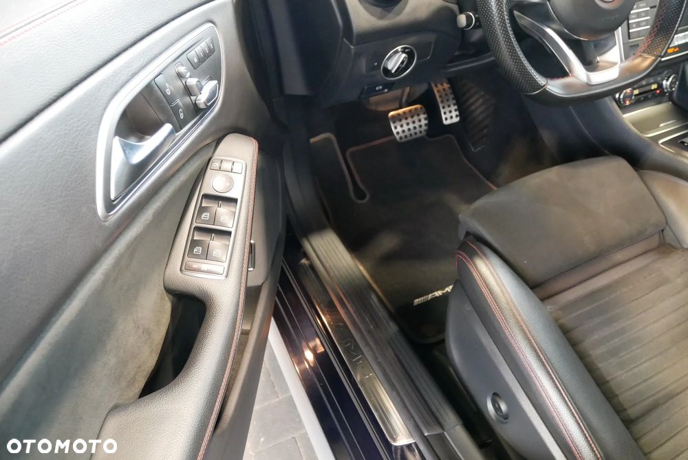 Mercedes-Benz CLA AMG 45 4Matic AMG Speedshift DCT 7G - 22