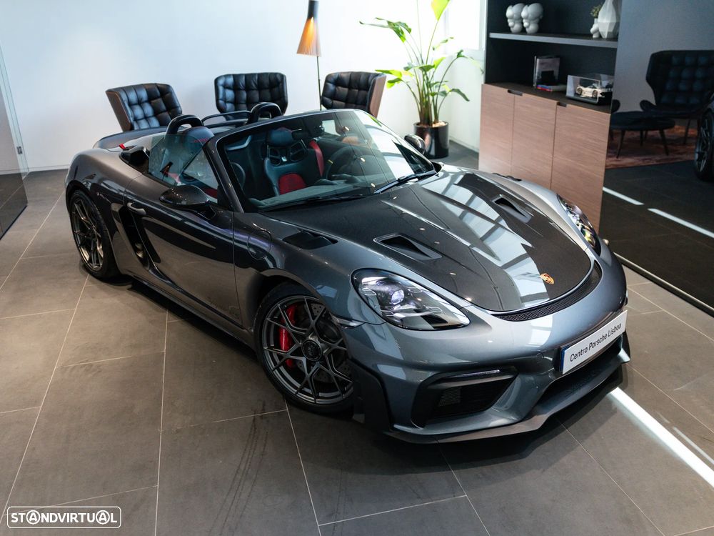 Porsche 718 Spyder - 15
