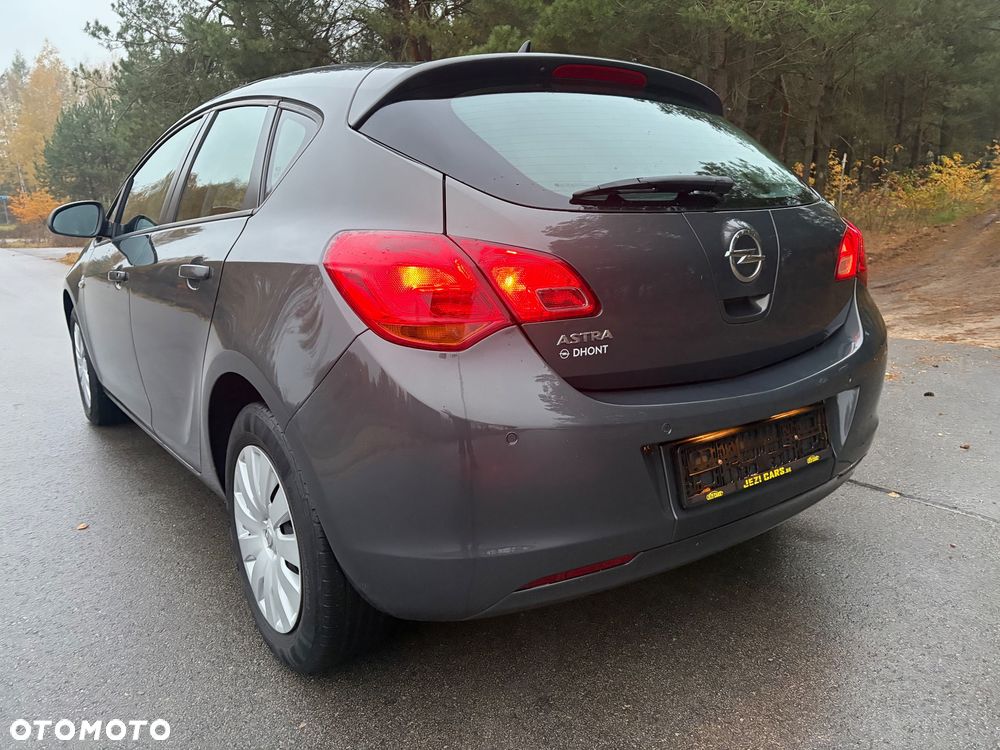 Opel Astra - 11