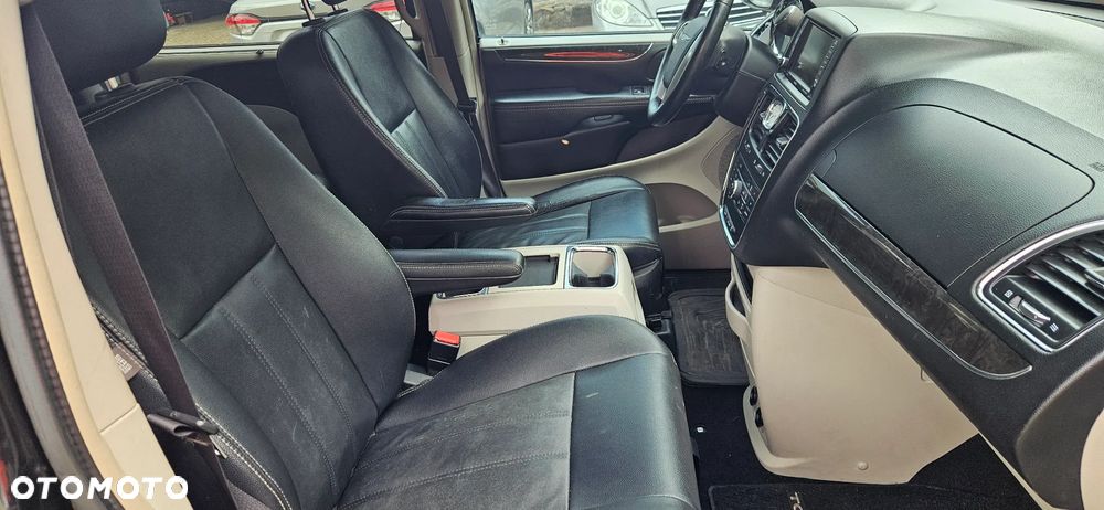 Chrysler Town & Country 3.6 Touring - 11