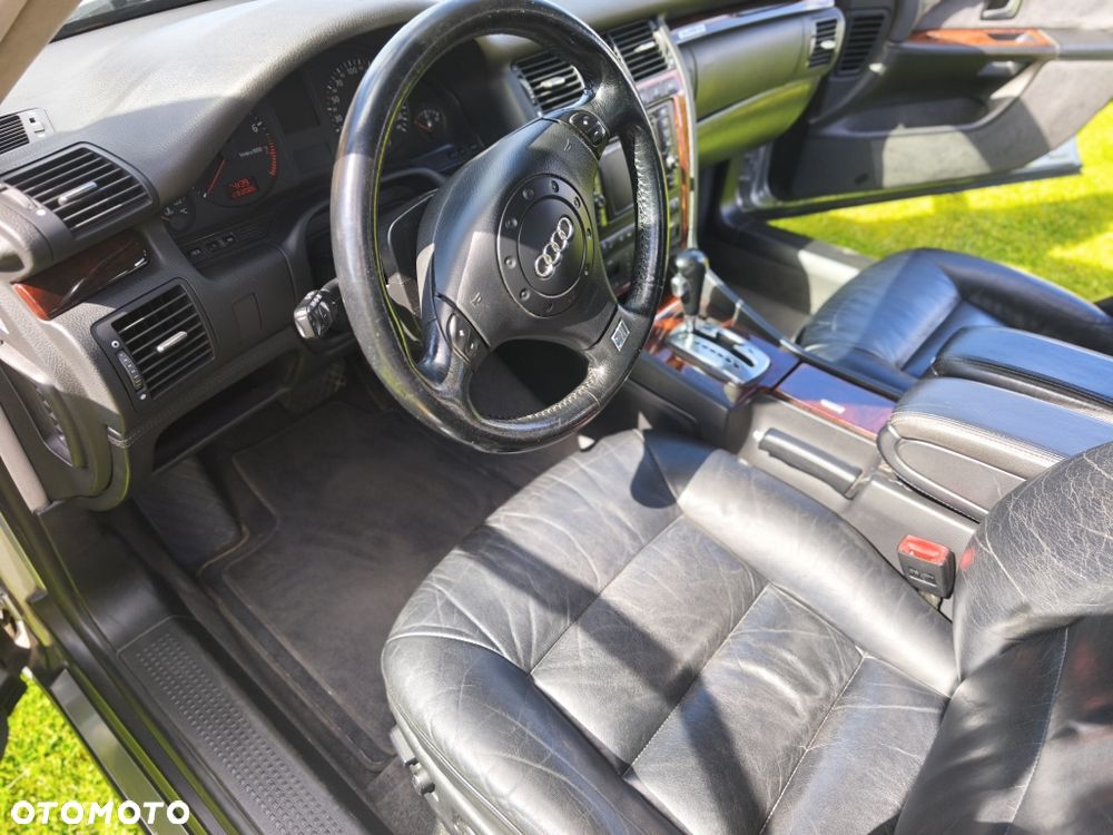 Audi A8 - 6