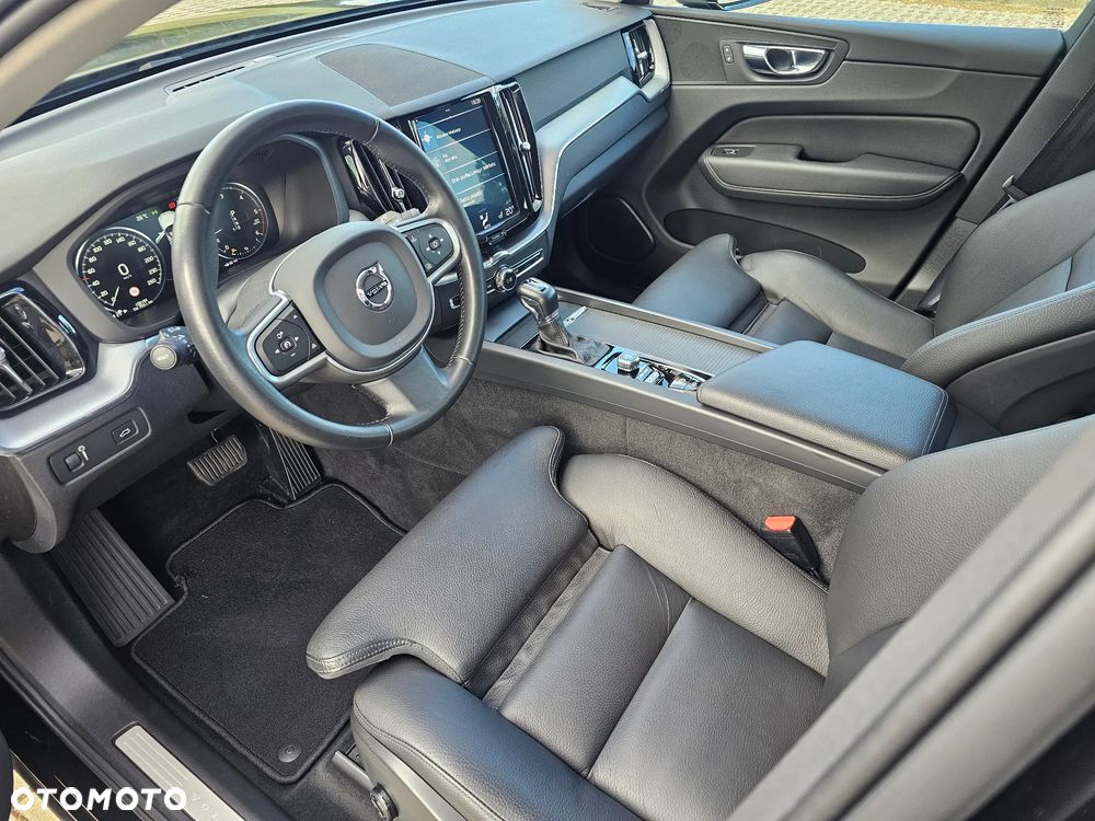 Volvo XC 60 D4 Momentum Pro - 35