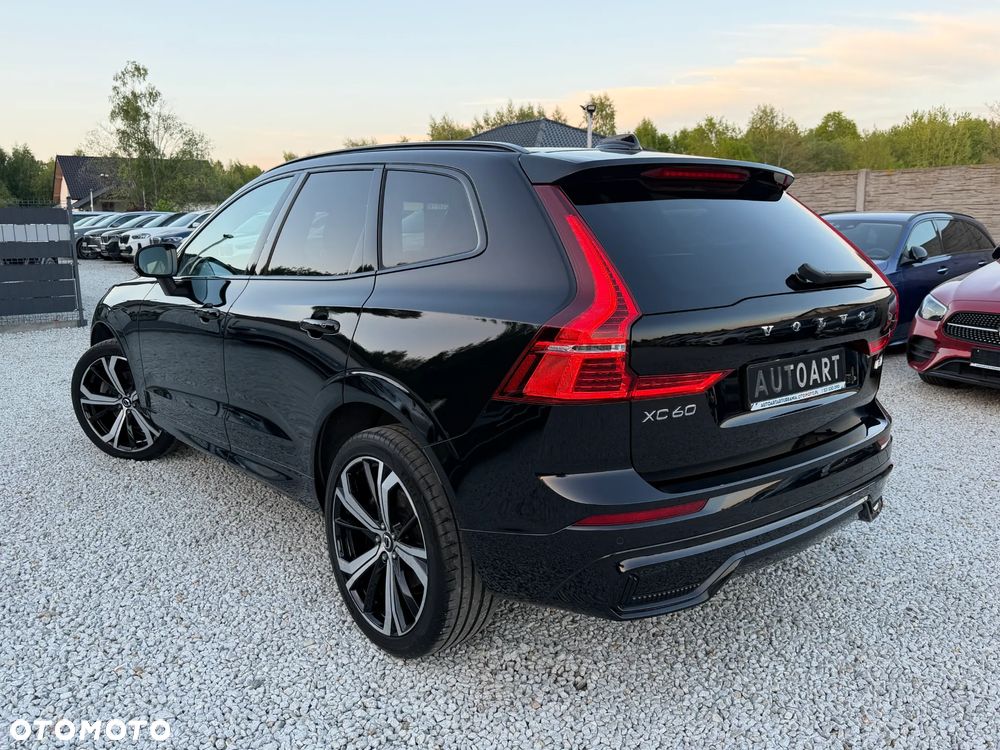 Volvo XC 60 B4 D AWD Ultimate Dark - 11