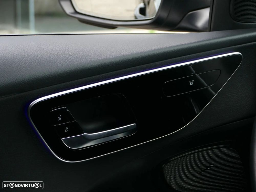 Mercedes-Benz C 300 e Avantgarde - 36