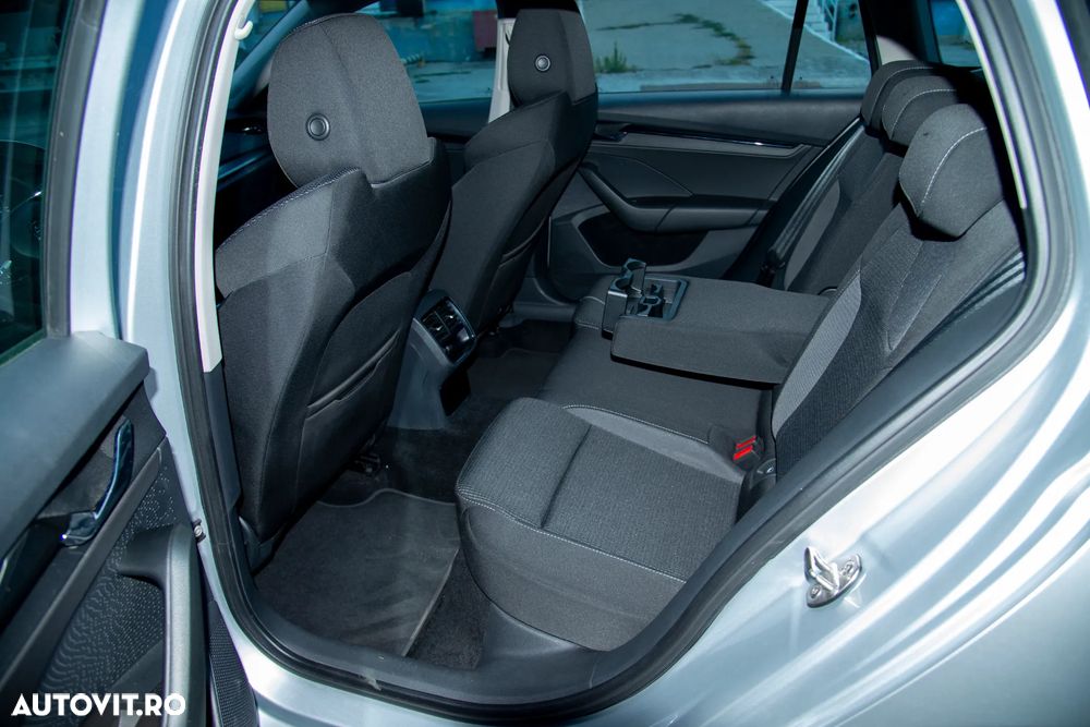 Skoda Octavia 2.0 TDI DSG Style - 11