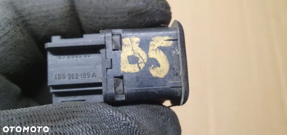 Przełącznik włącznik alarmu Audi A6 C5 4B0962109A - 5