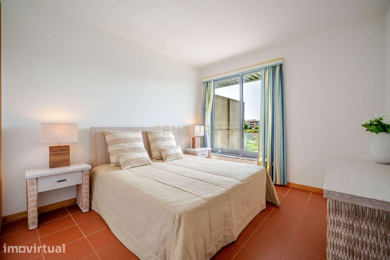 Apartamento T2 com varanda sul de 30 m2, vista frontal piscina e garag - Grande imagem: 4/54