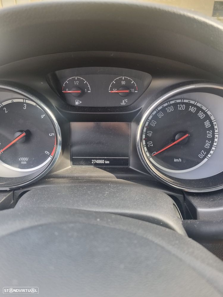 Opel Astra Sports Tourer - 9